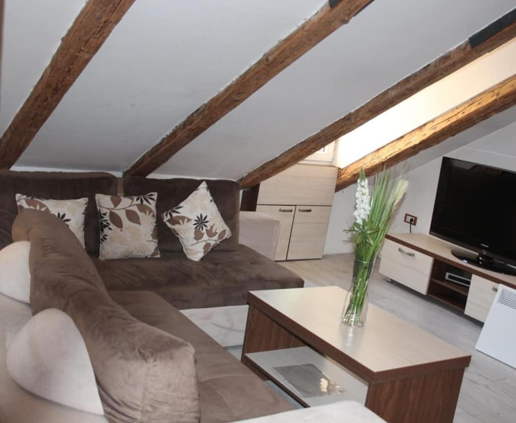 Apartament Podgorica Exteriör bild